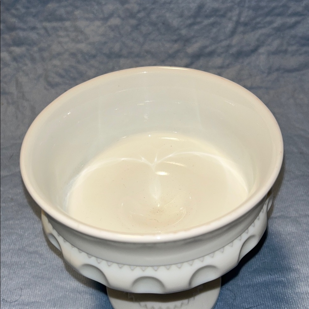 King's Crown Colony milk glass compote, also known as a candy dish pedestal bowl - Picture 13 of 16